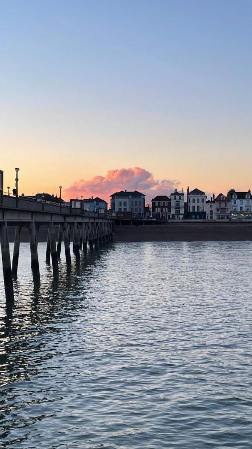 Fab Stay Uk - Coastal And Country Retreat With Free Secure Off Road Parking Minutes From Both Dover And Deal Экстерьер фото